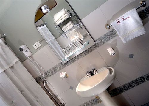 Hotel El Tumi 3*